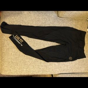 Live Fit brand leggings